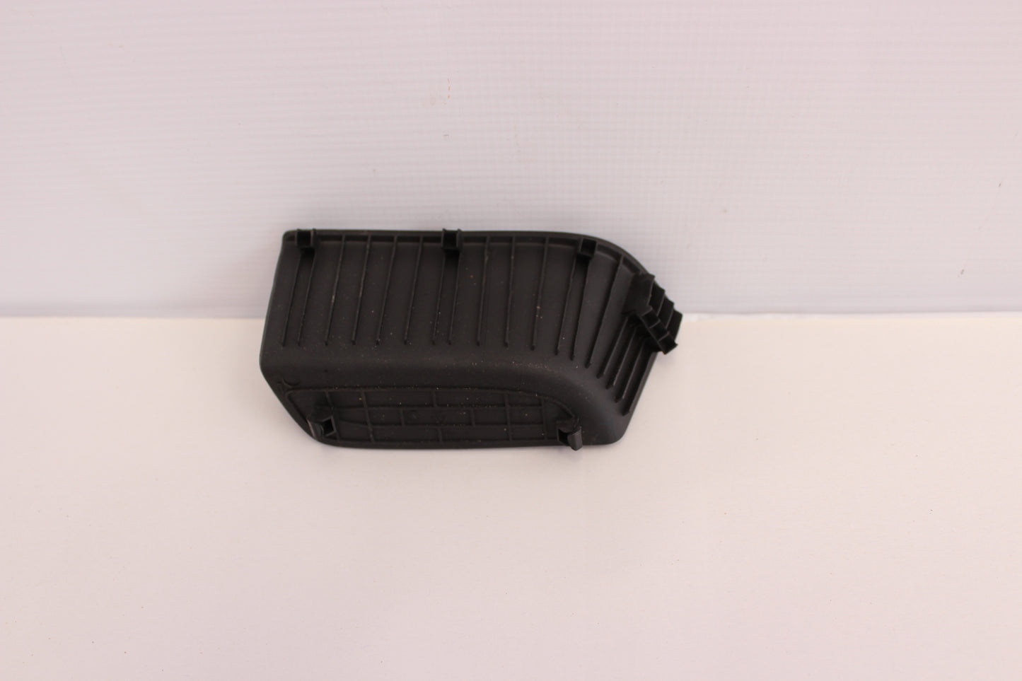 2015 Chevy SS Sedan Front RH Passenger Door Panel Pull Rubber Insert 92266358 OEM - Day's Parts Yard