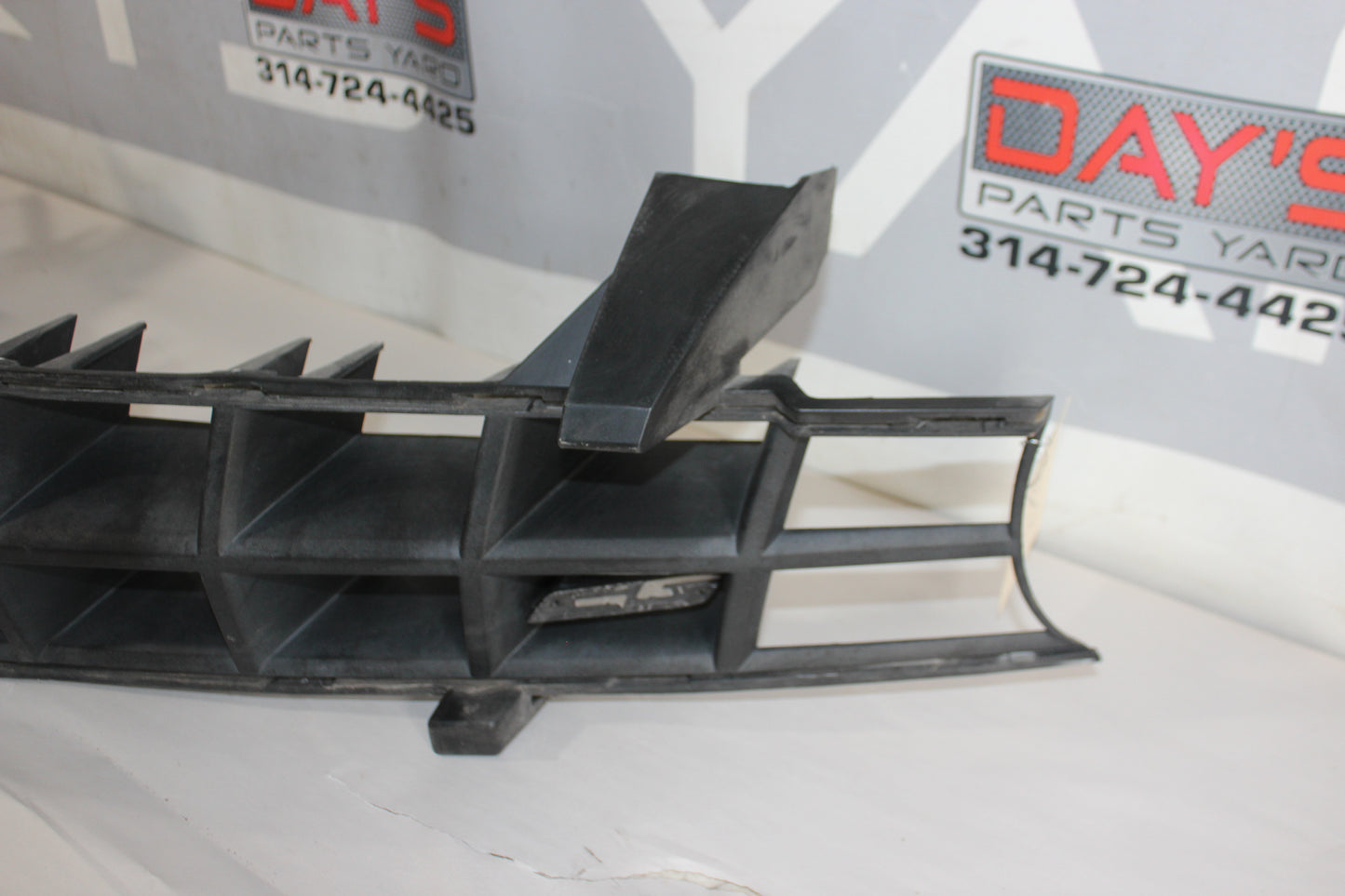2010 Chevy Camaro SS Front Bumper Grille-Upper OEM - Day's Parts Yard