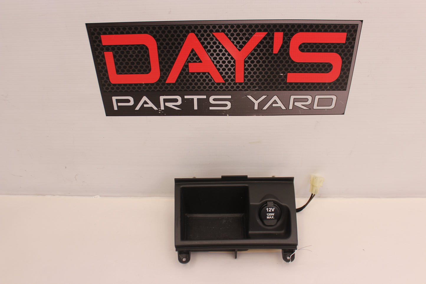 2009 Pontiac G8 GT Console Storage Cubby Plug Assembly OEM - Day's Parts Yard
