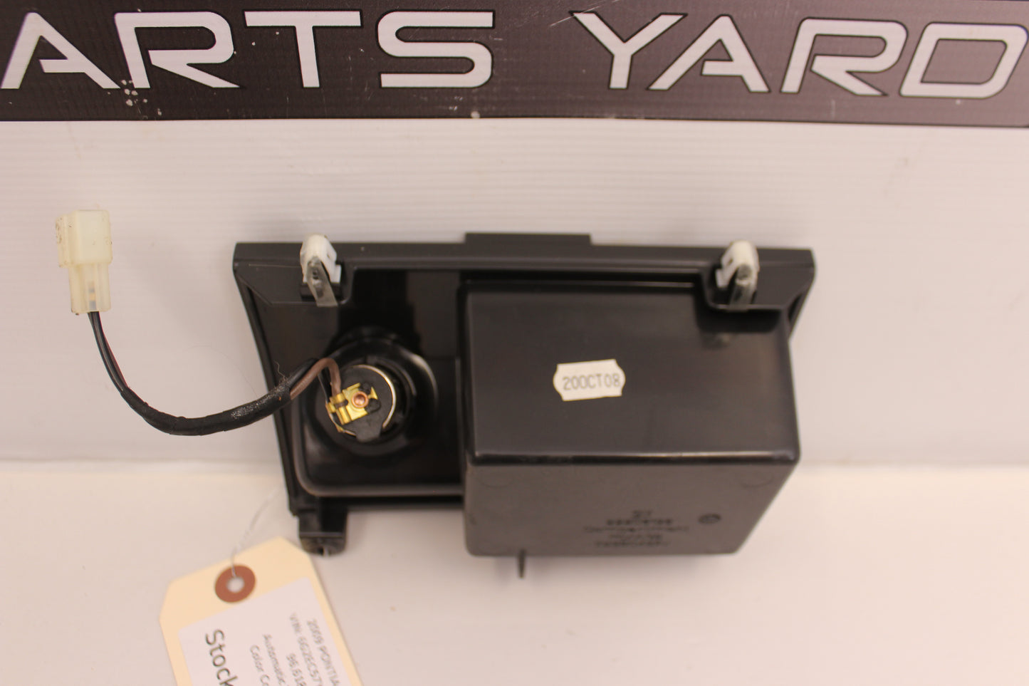 2009 Pontiac G8 GT Console Storage Cubby Plug Assembly OEM - Day's Parts Yard