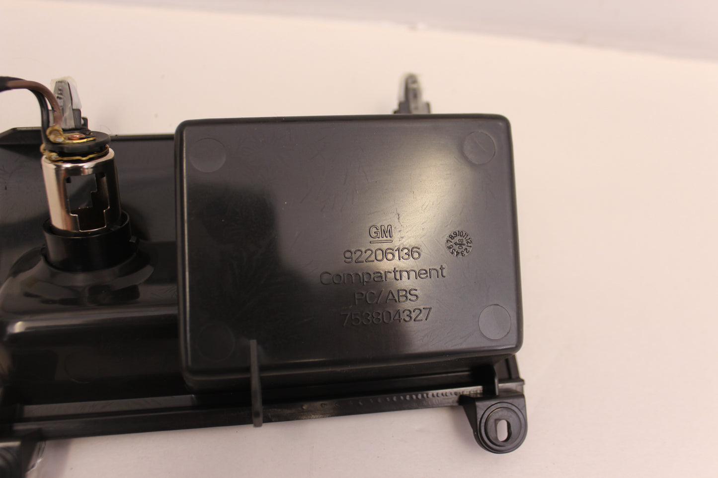 2009 Pontiac G8 GT Console Storage Cubby Plug Assembly OEM - Day's Parts Yard