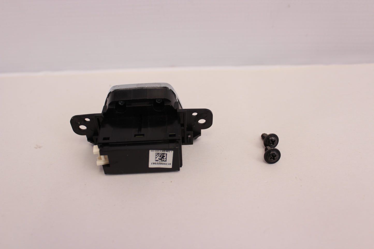 2014 Chevy SS Sedan Hazard Flasher Switch OEM - Day's Parts Yard