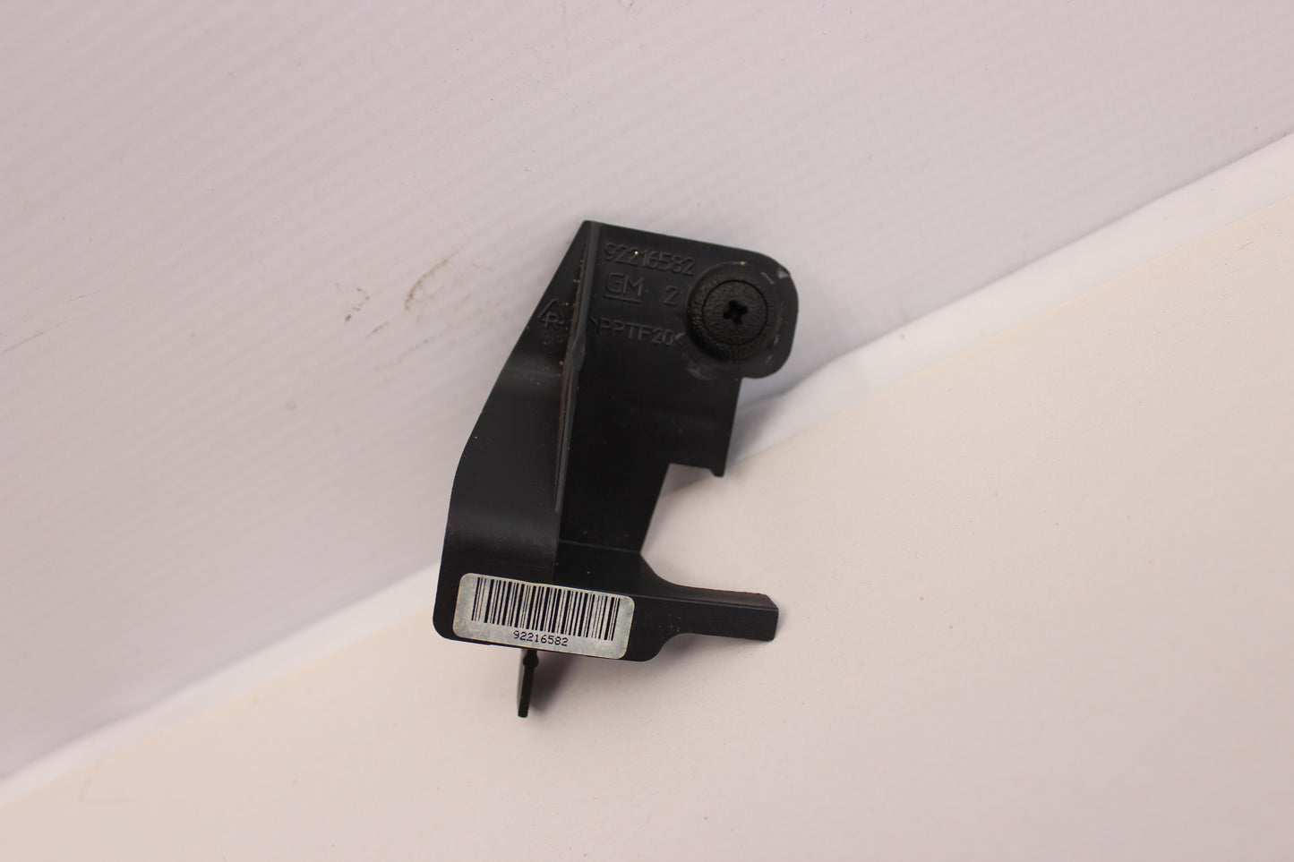 2009 Pontiac G8 GT Floor Console Protector Instrumental Panel Trim 92216582 OEM - Day's Parts Yard