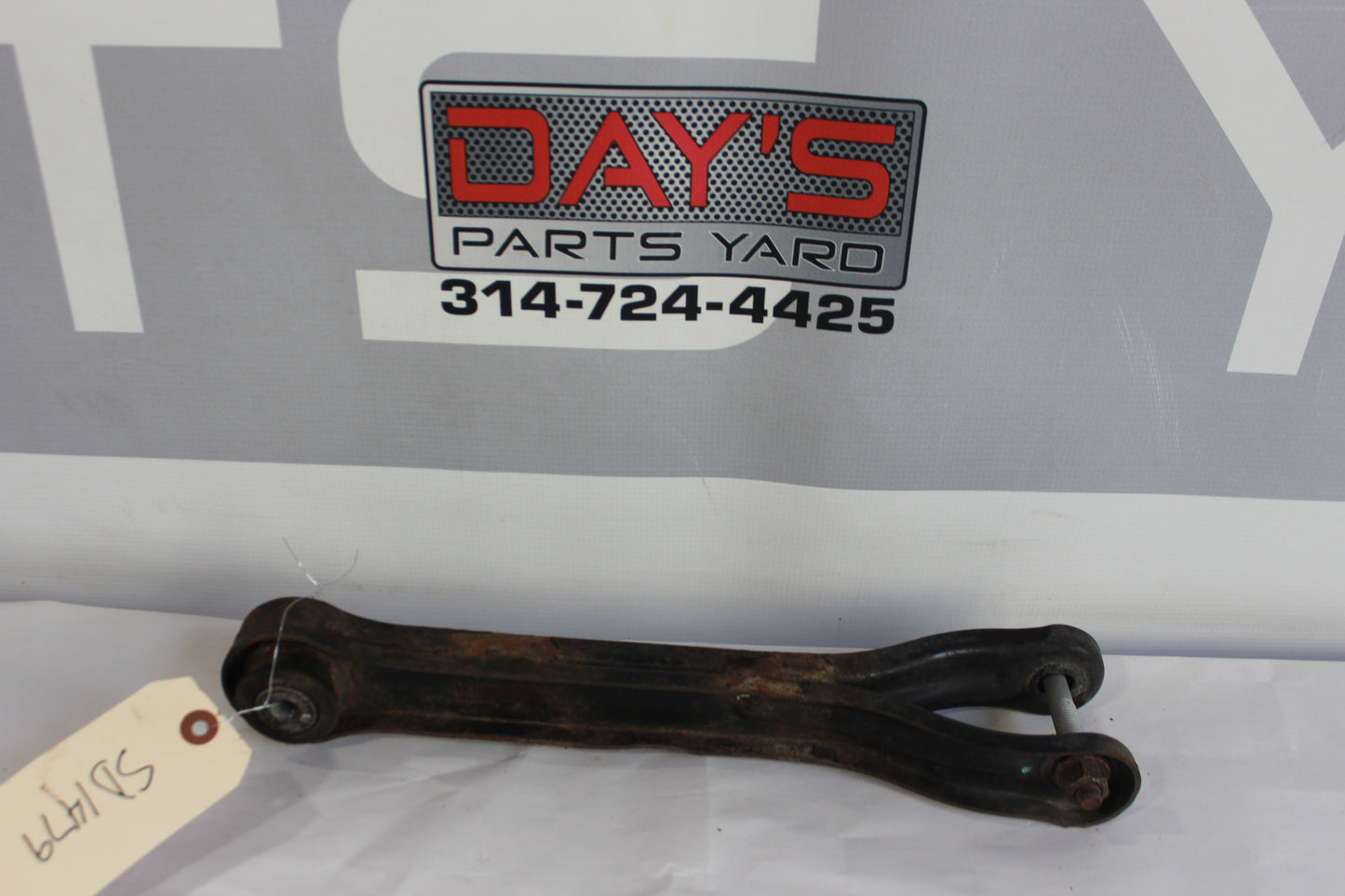 2009 Pontiac G8 GT Rear RH Passenger Suspension Trailing Control Arm 92159169 OEM - Day's Parts Yard