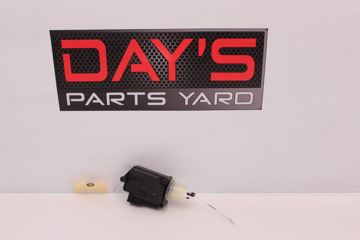 2004 Pontiac GTO Fuel Gas Door Actuator OEM - Day's Parts Yard