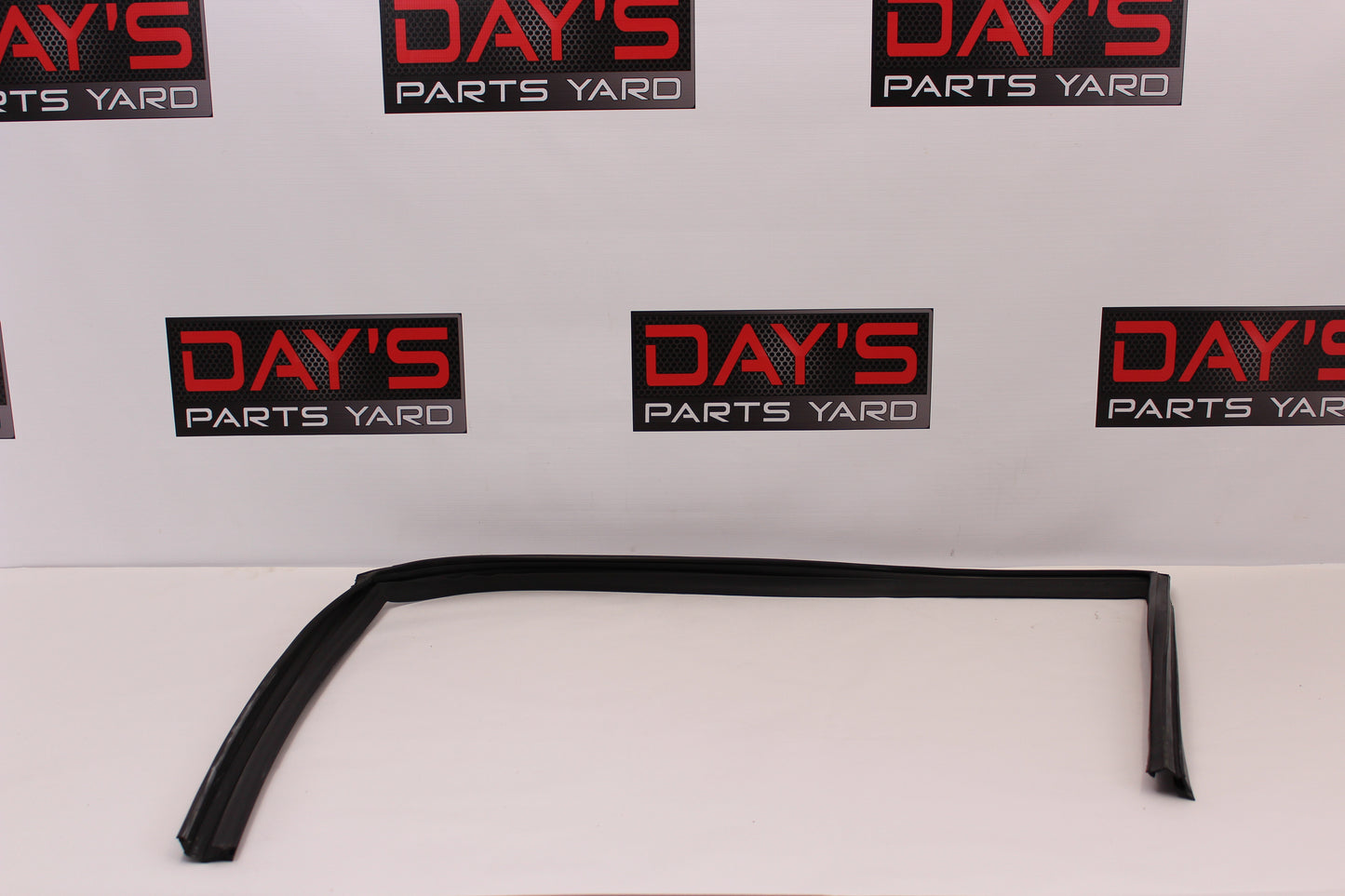 2016 Chevy SS Sedan LH Driver Front Door Glass Window Weather Strip Rubber Seal OEM - Day's Parts Yard
