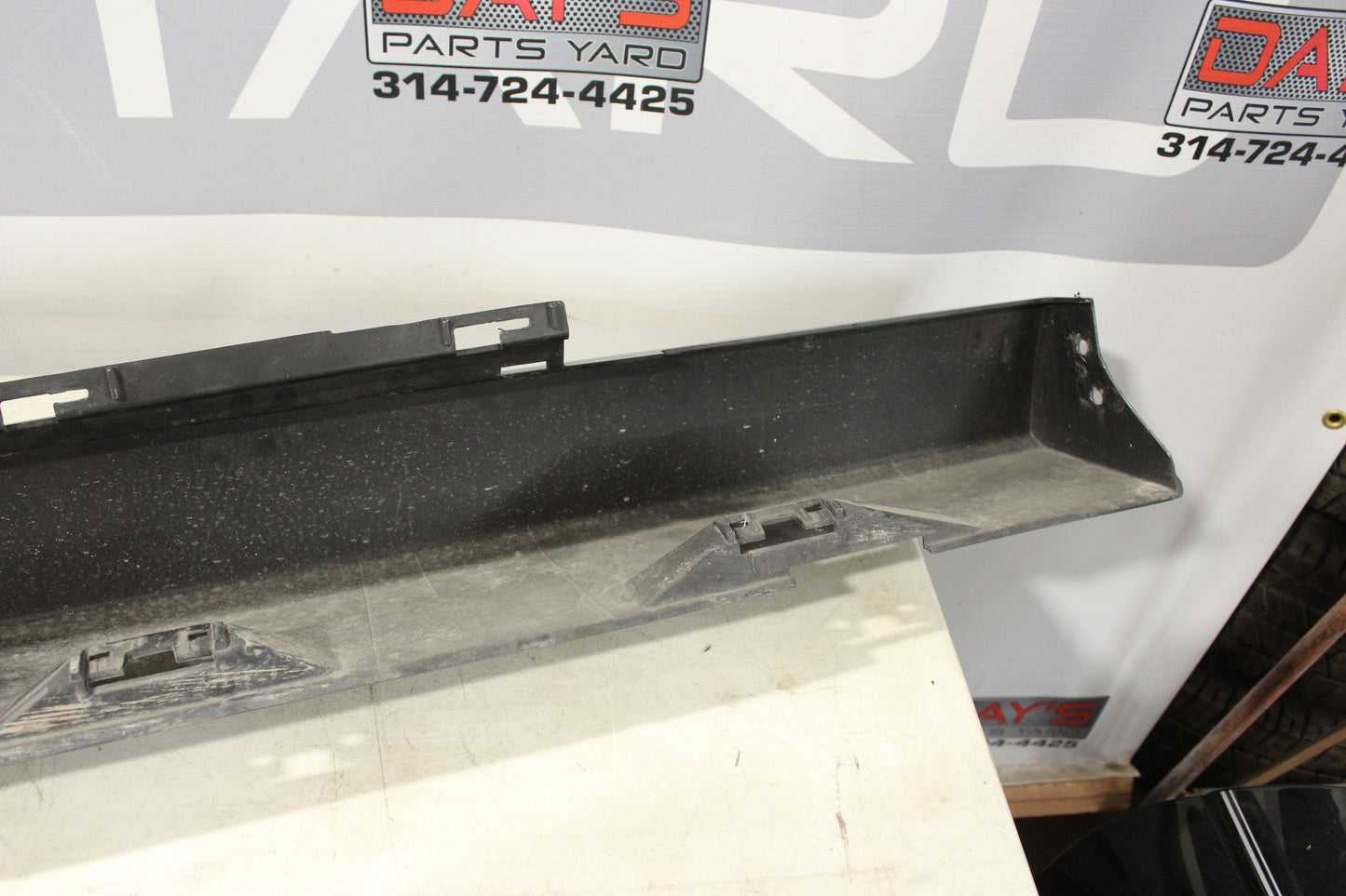 2015 Chevy SS Sedan LH Driver Rocker Molding Trim Panel 92162075 OEM - Day's Parts Yard