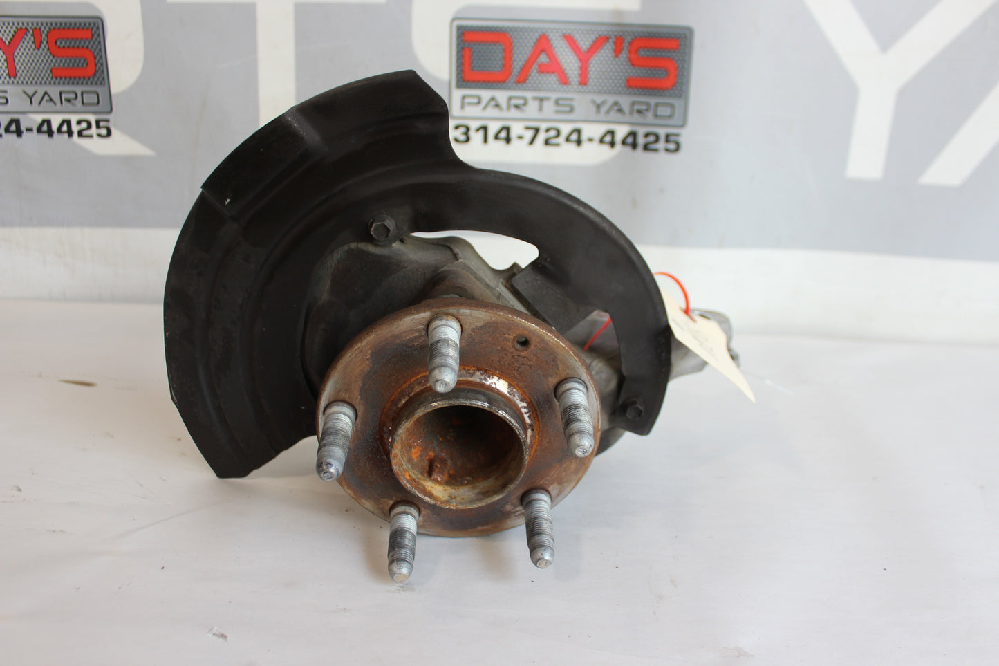 2015 Chevy SS Sedan Front RH Passenger Hub Spindle Assembly OEM - Day's Parts Yard
