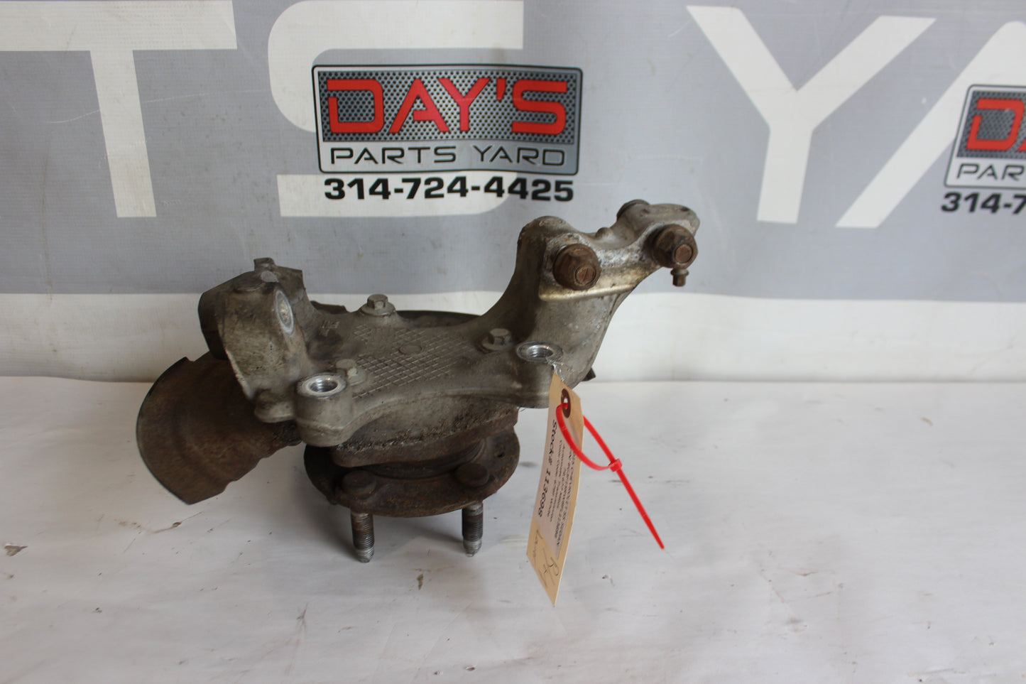 2015 Chevy SS Sedan Front RH Passenger Hub Spindle Assembly OEM - Day's Parts Yard
