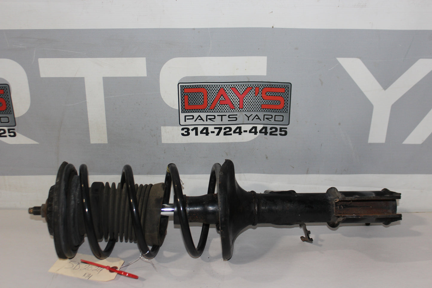 2006 Pontiac GTO RH Passenger Front Strut Assembly 92158549 OEM - Day's Parts Yard