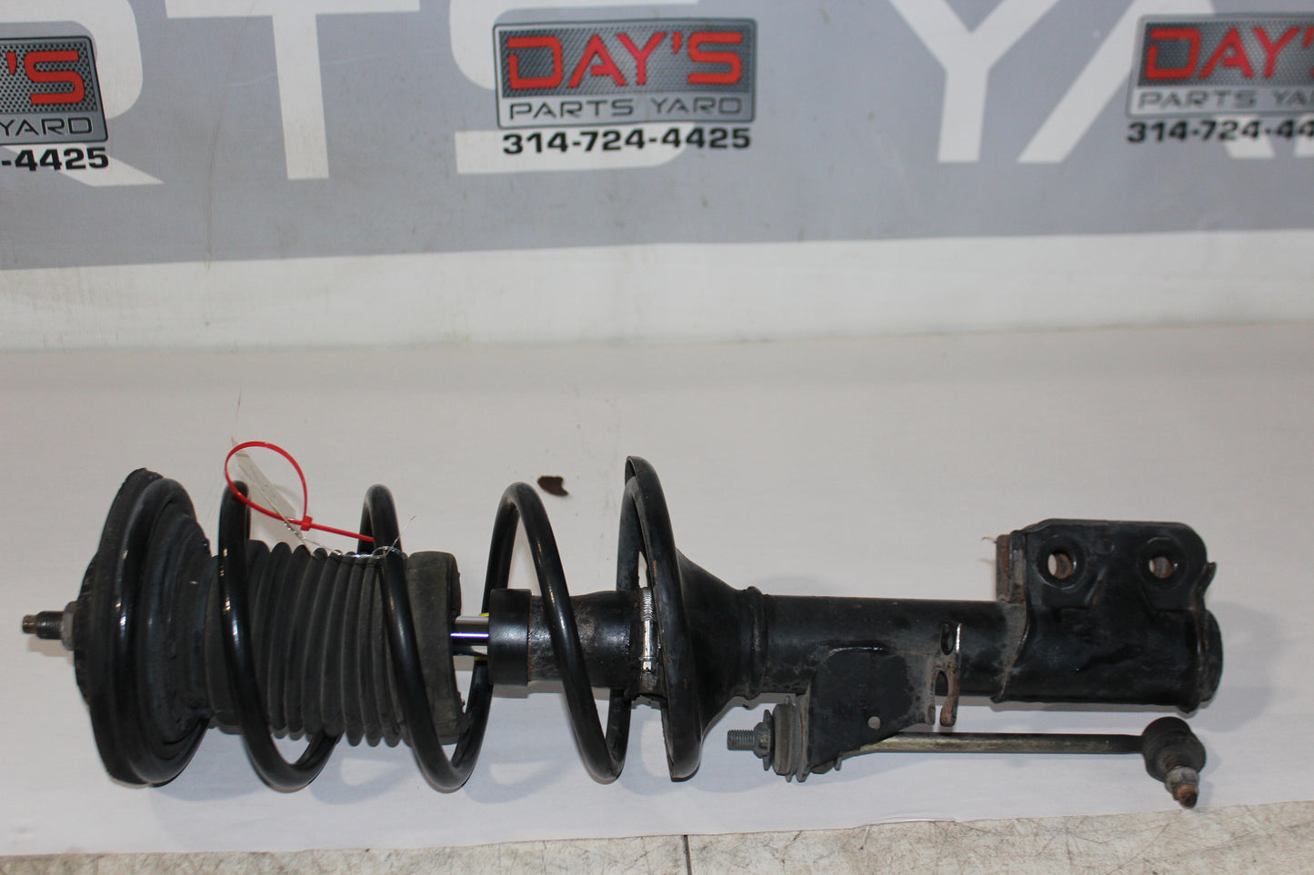 2006 Pontiac GTO RH Passenger Front Strut Assembly 92158549 OEM - Day's Parts Yard