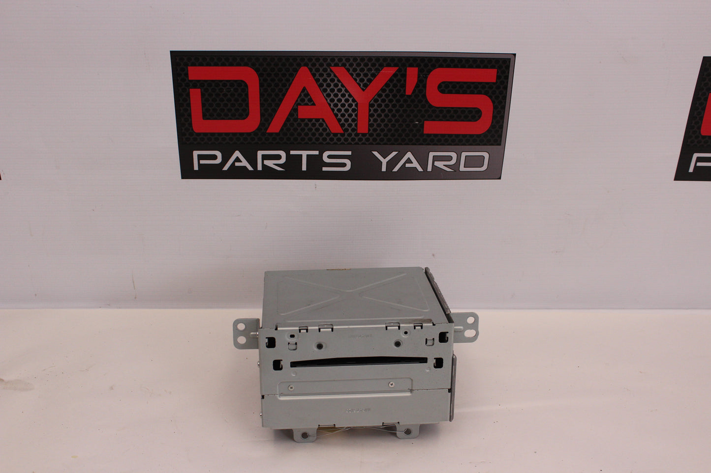 2010 Chevy Camaro SS Radio Receiver CD Player 20854719 OEM - Day's Parts Yard