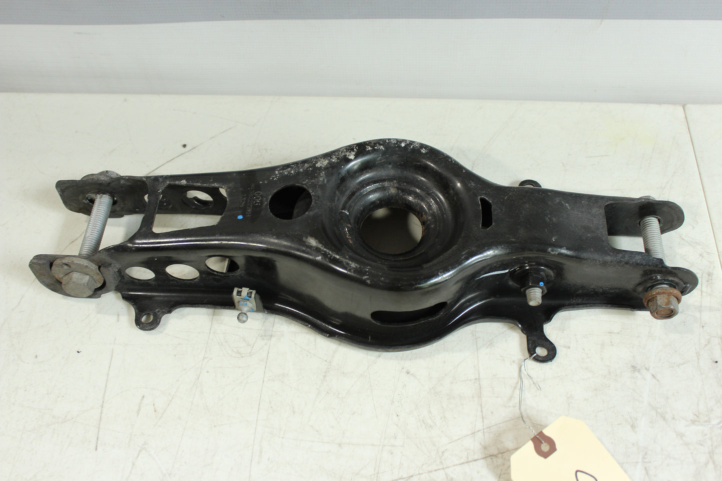 2018 Chevy Camaro ZL1 1LE Rear RH Passenger Suspension Lower Control Arm OEM - Day's Parts Yard