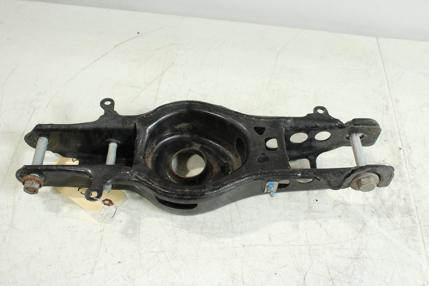 2018 Chevy Camaro ZL1 1LE Rear RH Passenger Suspension Lower Control Arm OEM - Day's Parts Yard