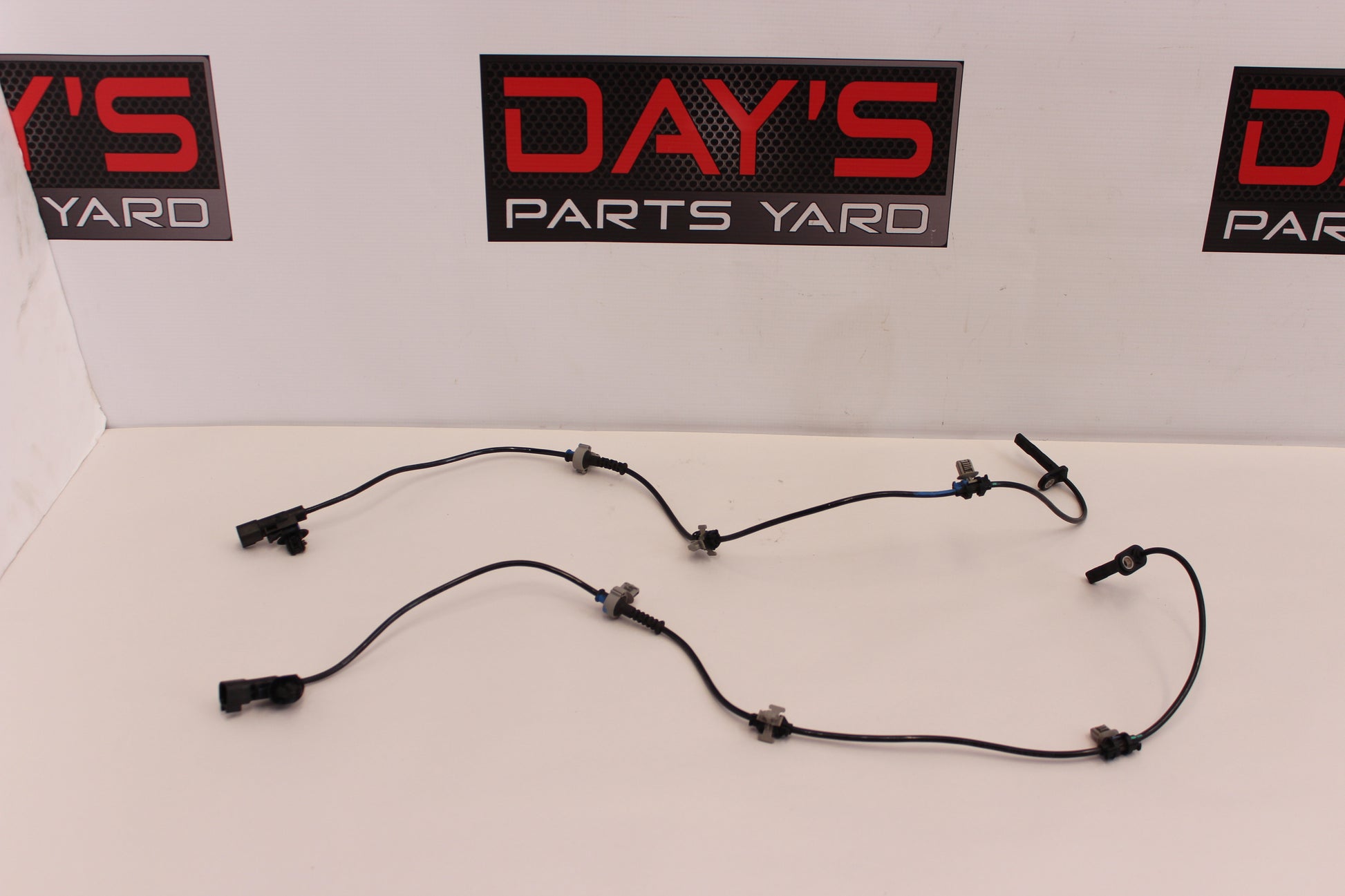 2018 Chevy Camaro ZL1 1LE Rear LH & RH ABS Speed Sensor 84256809 OEM - Day's Parts Yard