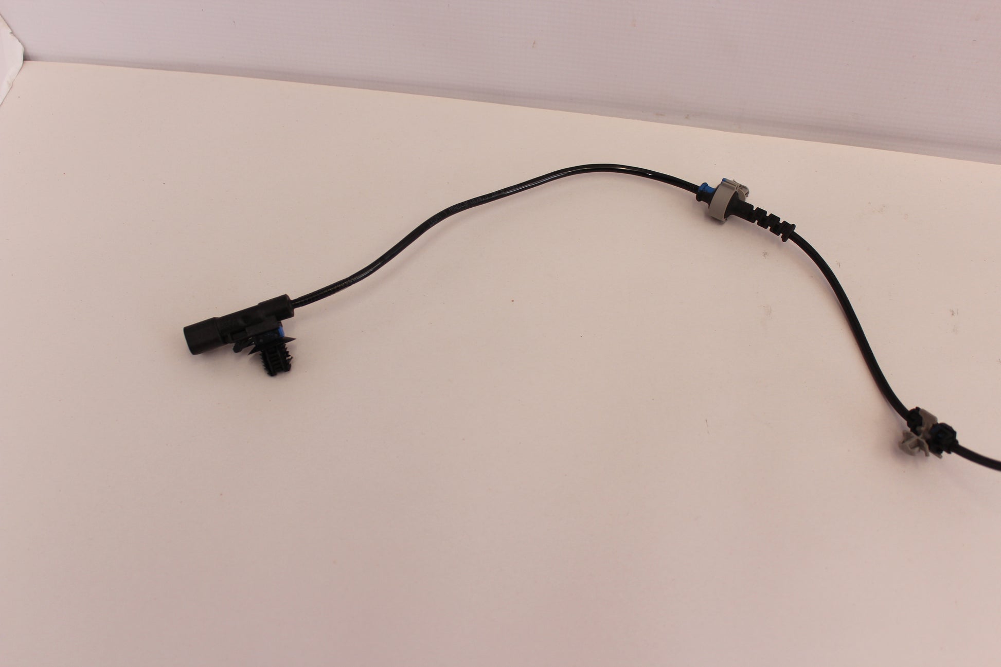 2018 Chevy Camaro ZL1 1LE Rear LH & RH ABS Speed Sensor 84256809 OEM - Day's Parts Yard