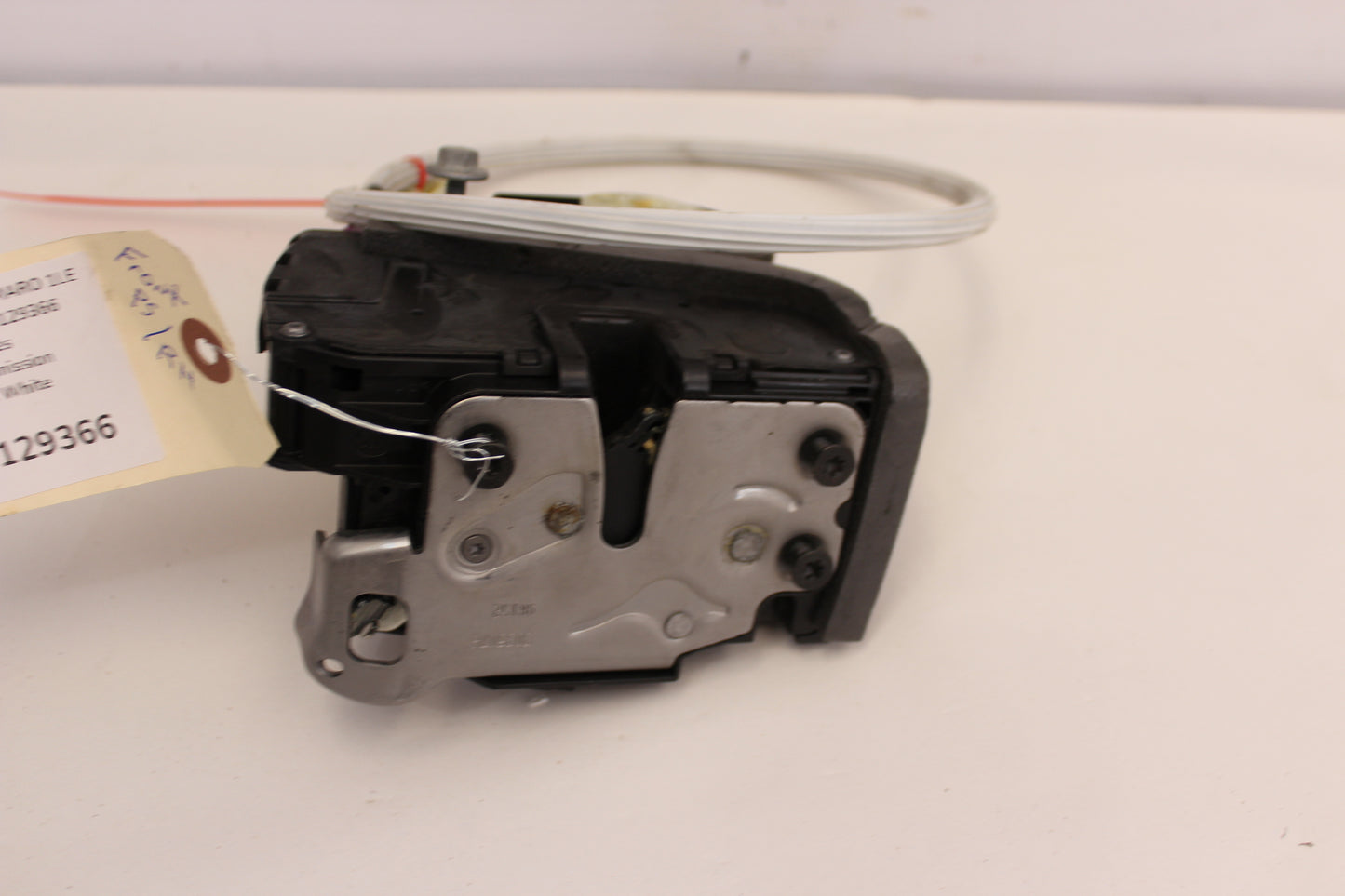 2020 Chevy Camaro 1LE Front RH Passenger Door Lock Actuator 13533598 OEM - Day's Parts Yard