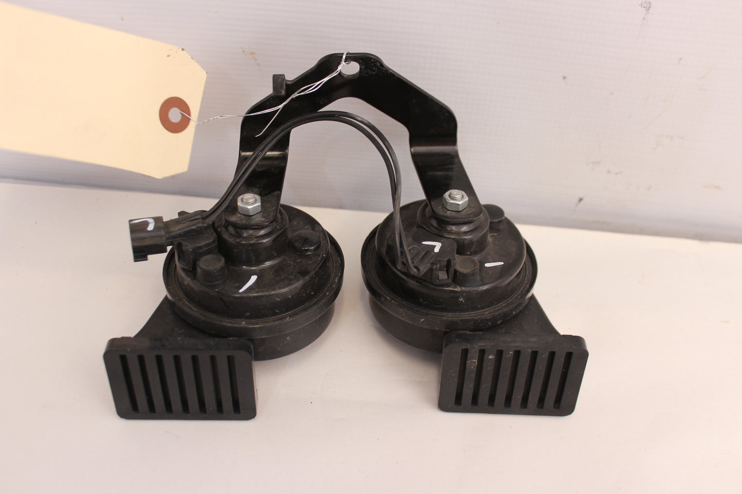 2020 Chevy Camaro 1LE Horn OEM - Day's Parts Yard