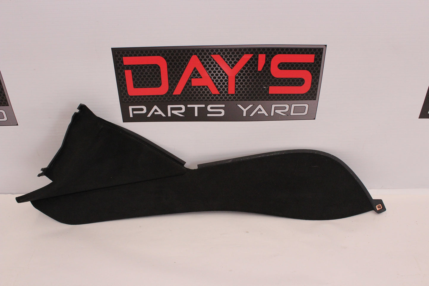 2005 Pontiac GTO RH Passenger Console Suede Insert 92156766 OEM - Day's Parts Yard