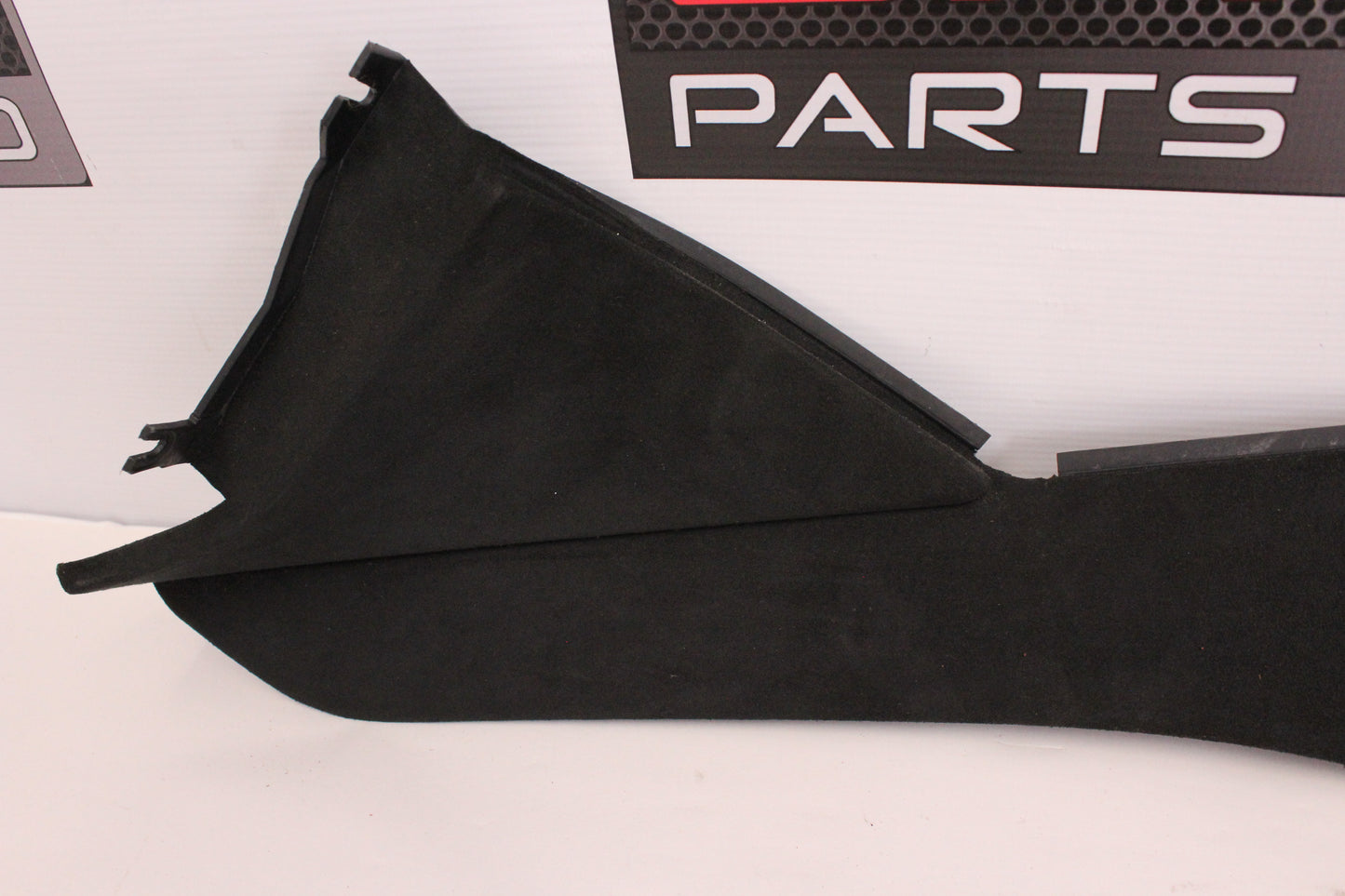 2005 Pontiac GTO RH Passenger Console Suede Insert 92156766 OEM - Day's Parts Yard