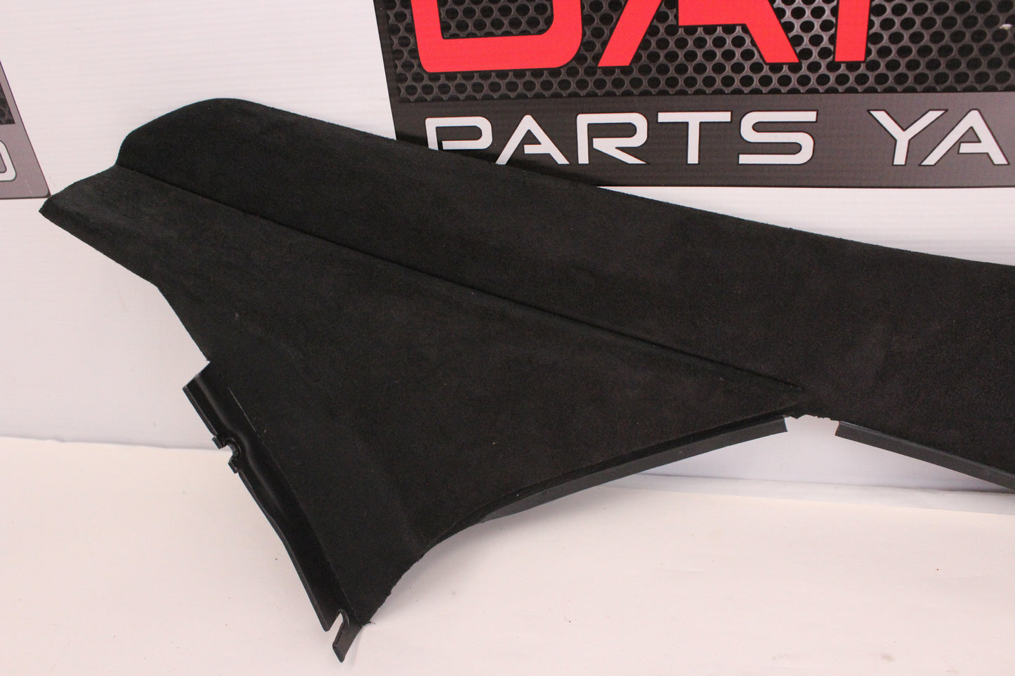 2005 Pontiac GTO LH Driver Suede Console Trim 92156764 OEM - Day's Parts Yard