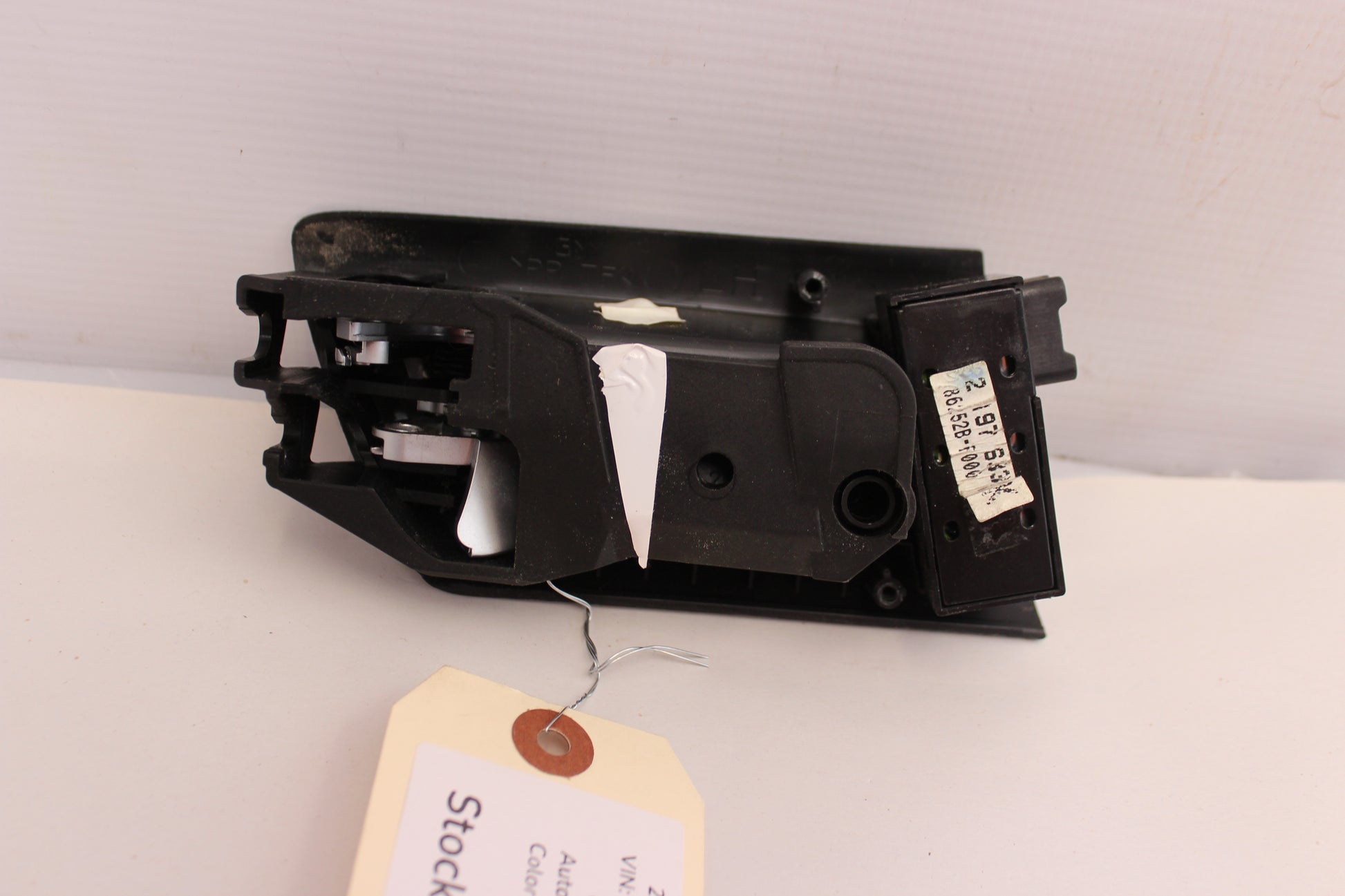 2009 Pontiac G8 GT Rear LH Passenger Interior Door Handle OEM - Day's Parts Yard