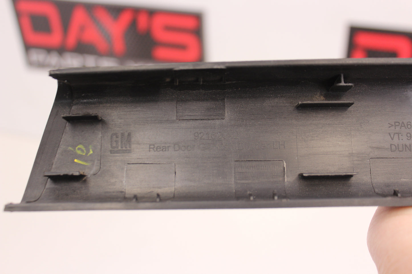 2009 Pontiac G8 GT Door Garnish Divider LH 92162042 OEM - Day's Parts Yard