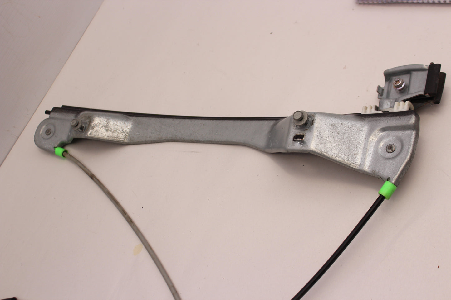 2009 Pontiac G8 GT Front LH Driver Door Window Regulator Motor OEM - Day's Parts Yard