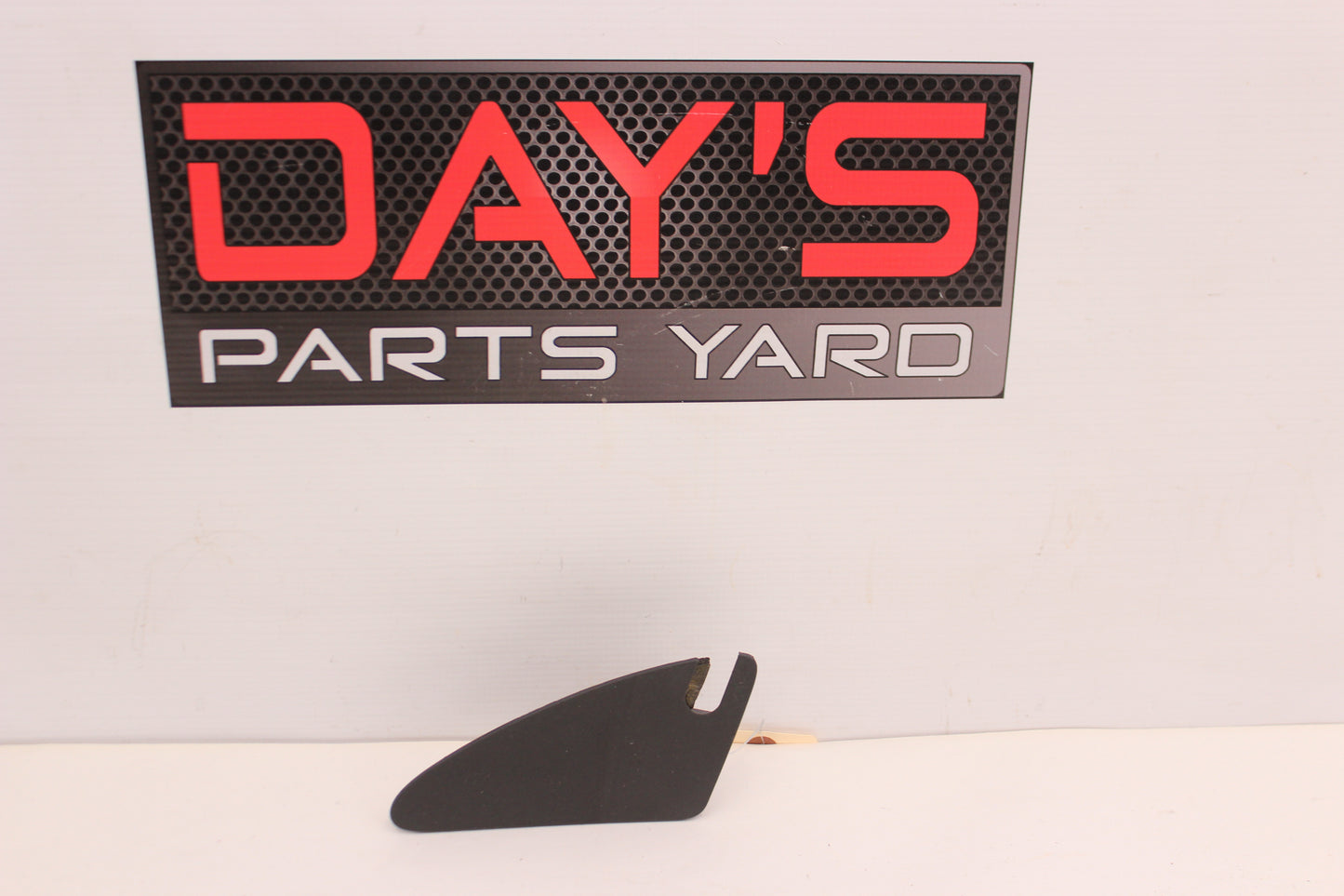 2009 Pontiac G8 GT Interior Mirror Bolt Cover RH OEM - Day's Parts Yard