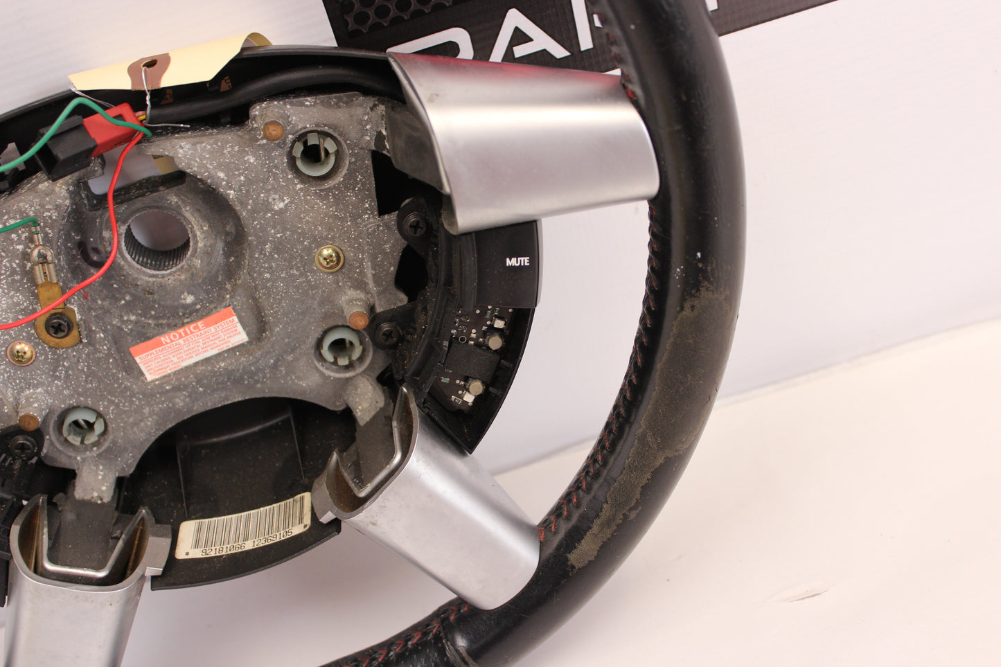 2006 Pontiac GTO Steering Wheel 92181066 OEM - Day's Parts Yard