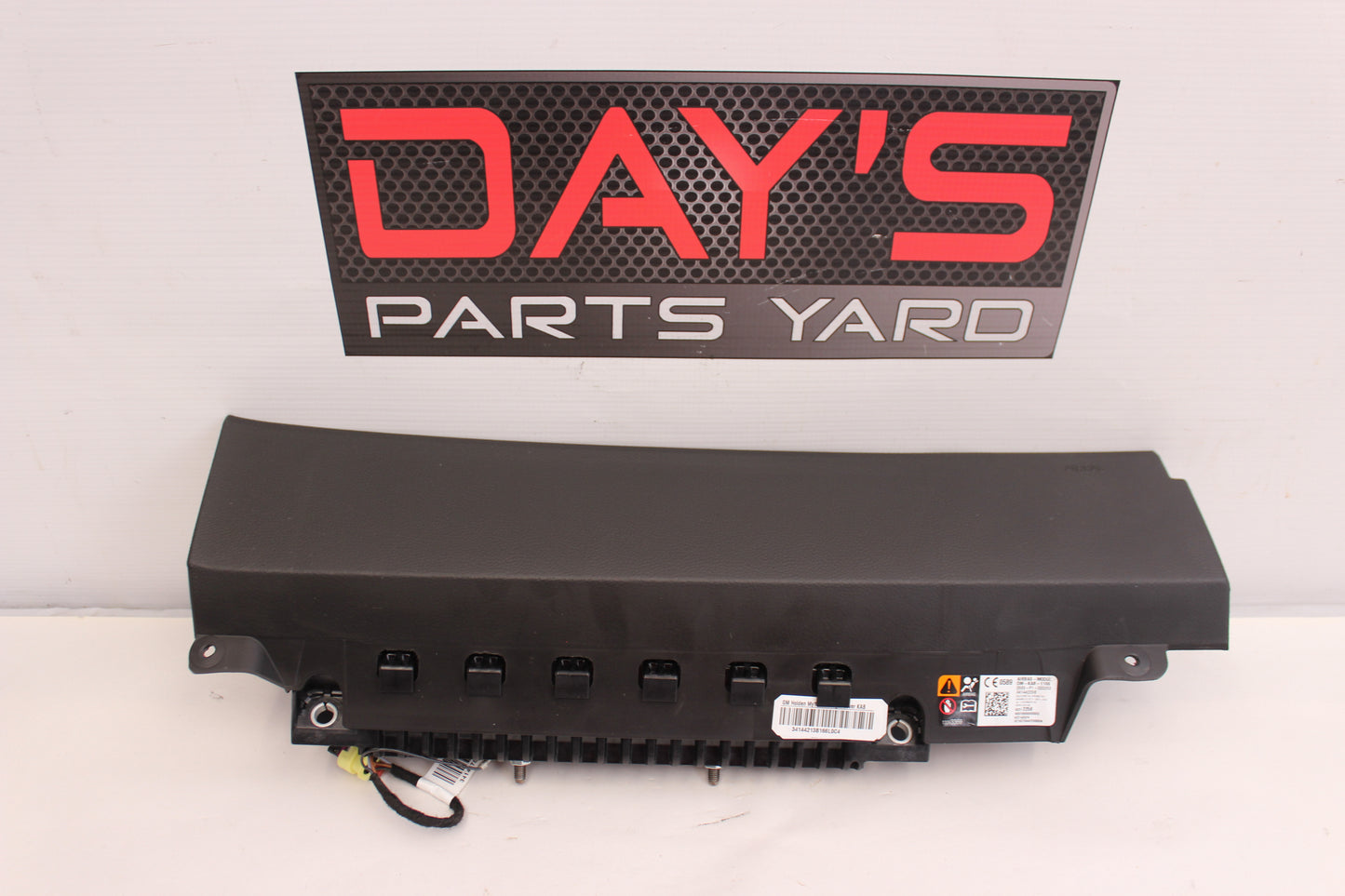 2017 Chevy SS Sedan RH Passenger Knee Air Bag Airbag 92272258 OEM - Day's Parts Yard