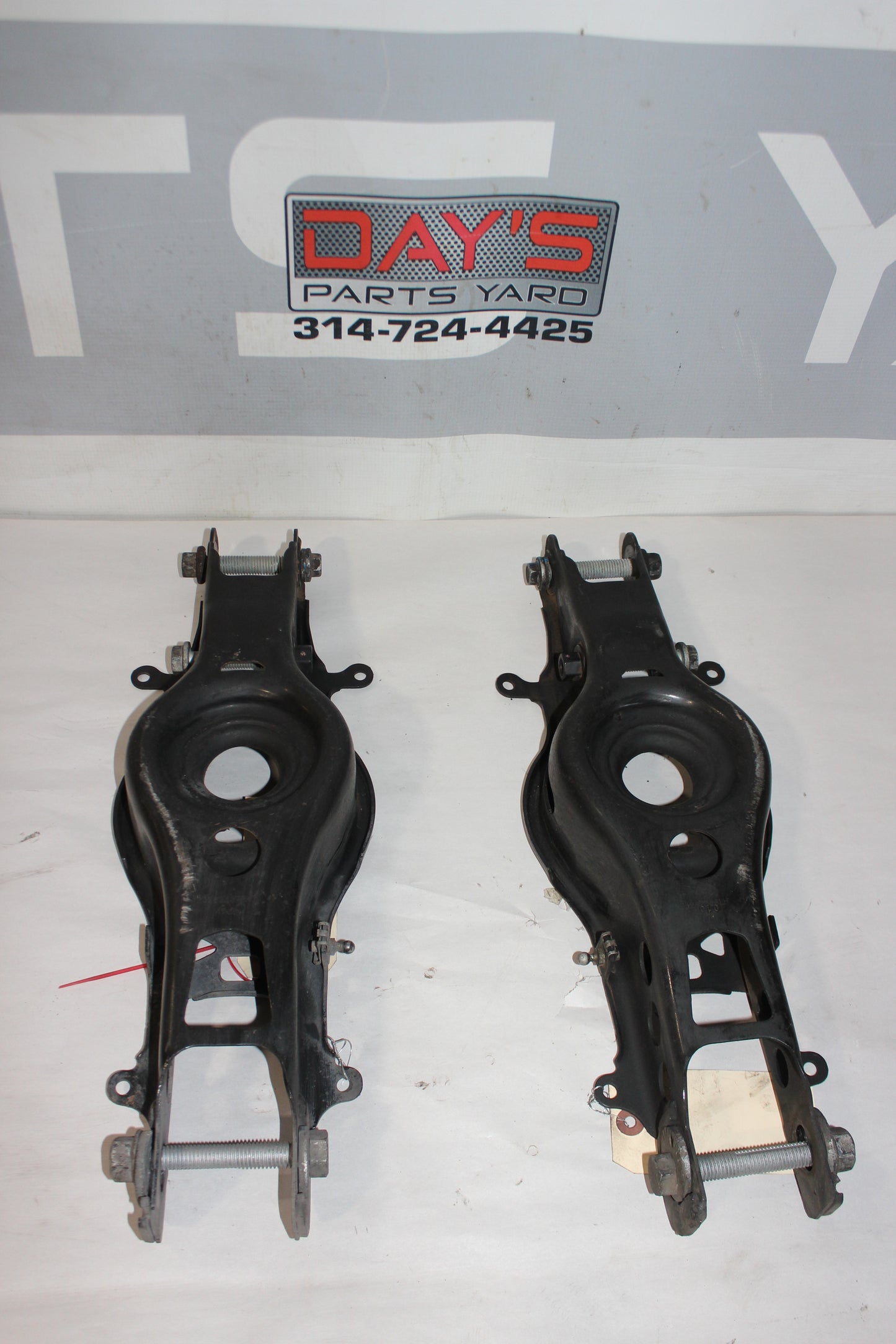 2017 Chevrolet Camaro ZL1 RH & LH Lower Spring Perch Control Arm 23282356 23282357 OEM - Day's Parts Yard