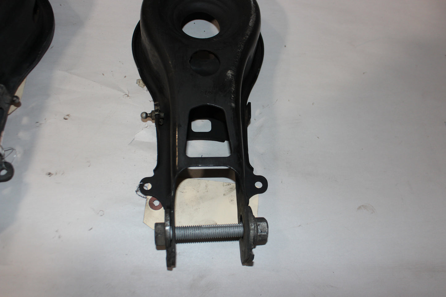 2017 Chevrolet Camaro ZL1 RH & LH Lower Spring Perch Control Arm 23282356 23282357 OEM - Day's Parts Yard