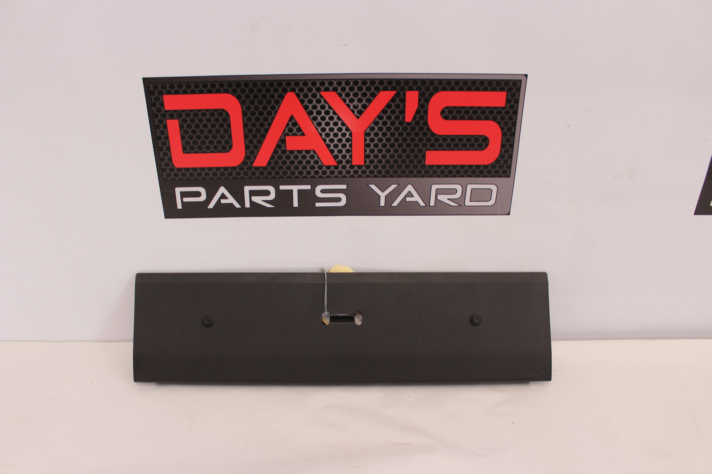 2017 Chevy SS Sedan Center Seat Cover Trim 92161181 OEM - Day's Parts Yard