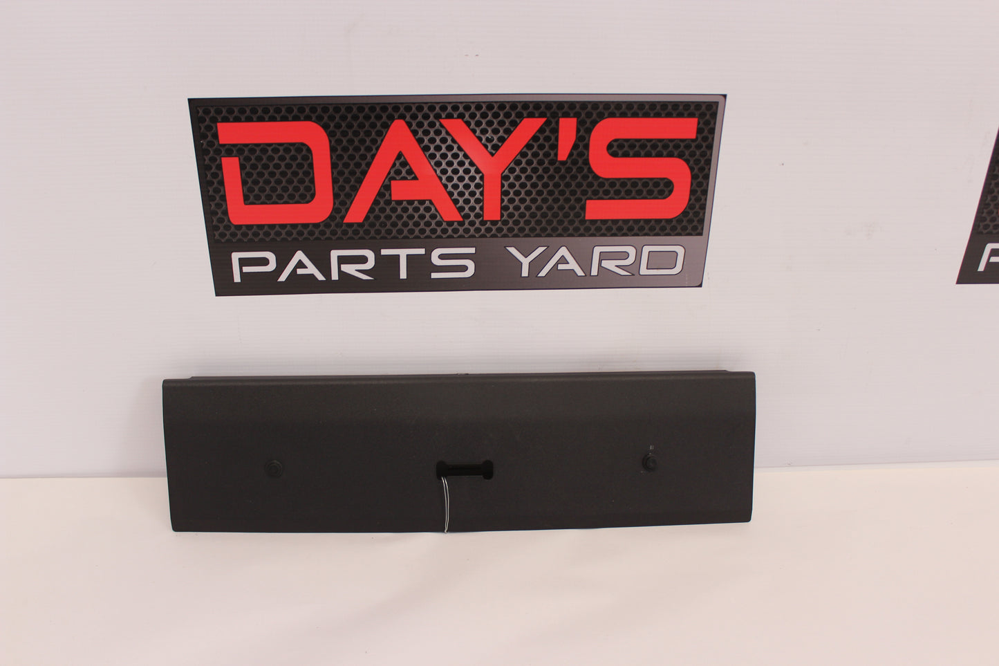 2017 Chevy SS Sedan Center Seat Cover Trim 92161181 OEM - Day's Parts Yard