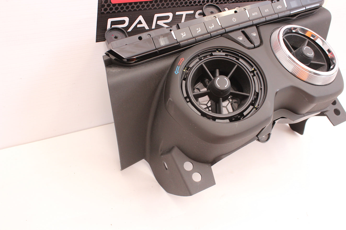 2021 Chevy Camaro SS 1LE Heater AC Climate Temperature Controls 84441500 OEM - Day's Parts Yard