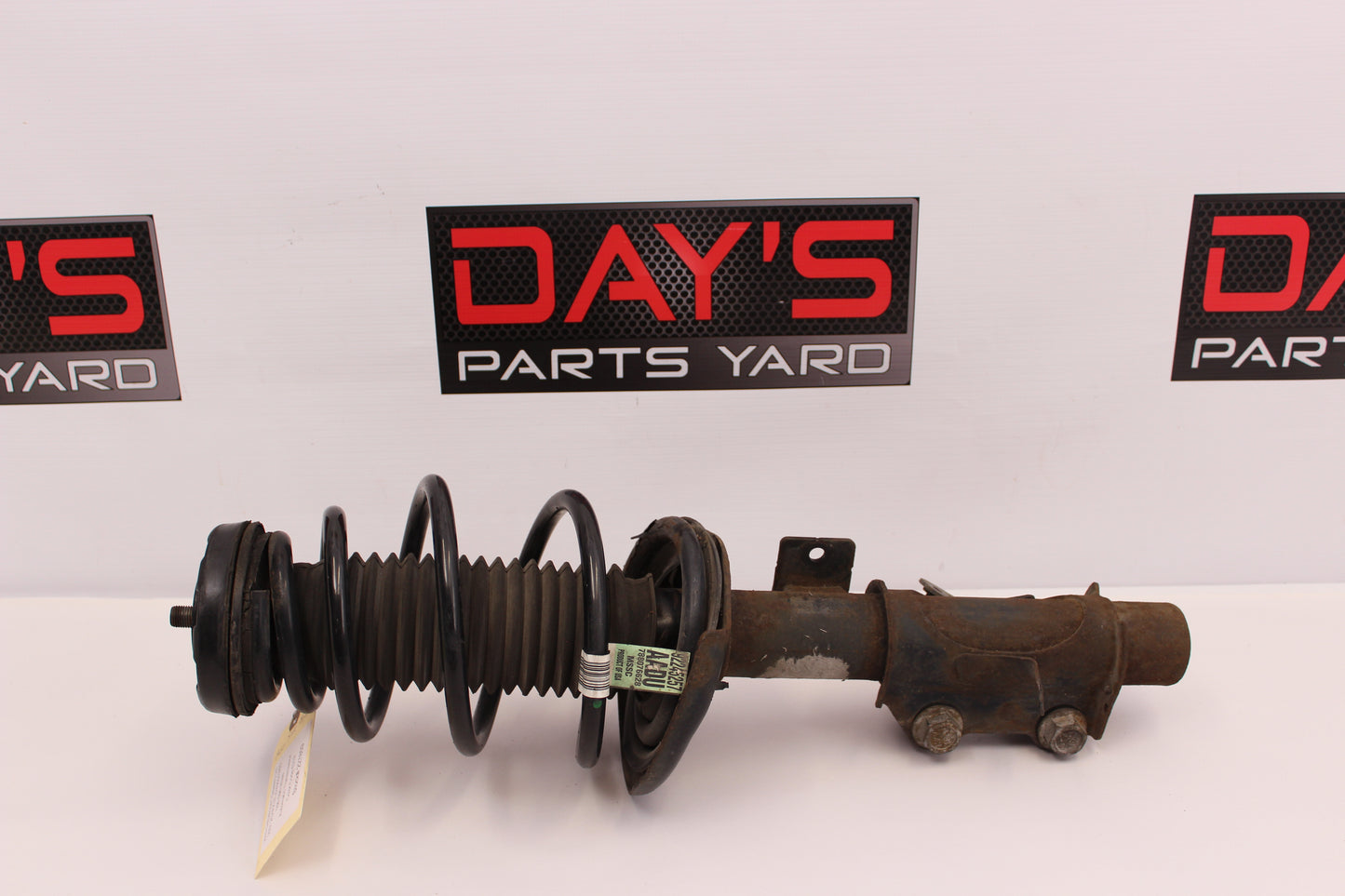 2010 Chevy Camaro SS RH Passenger Front Strut OEM - Day's Parts Yard