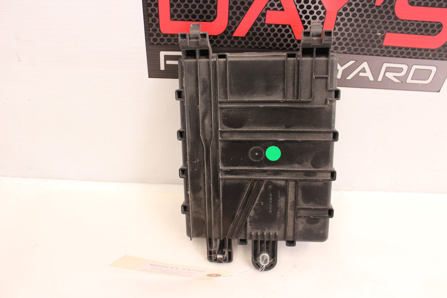 2015 Chevy SS Sedan Rear Fuse Box Relay 92276935 OEM - Day's Parts Yard