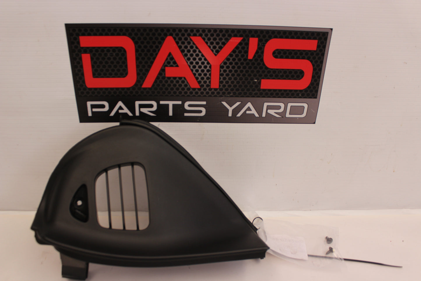 2006 Pontiac GTO Holden LH Driver Dash End Trim 92100193 OEM - Day's Parts Yard
