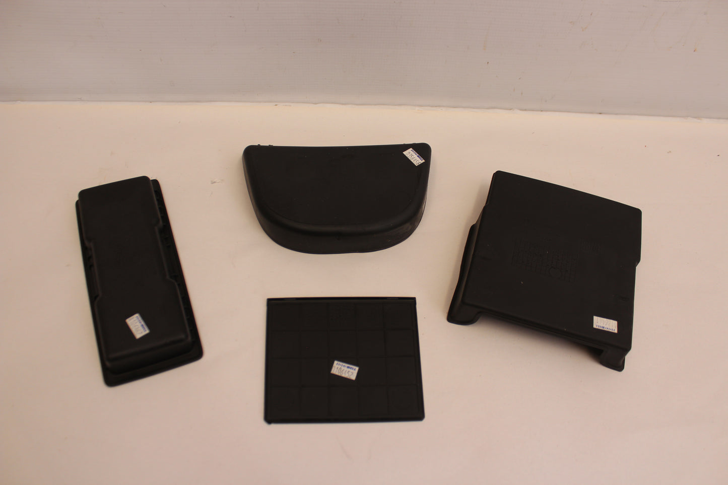 2006 Pontiac GTO Center Console Rubber Inserts 92084462 92109103 92084507 92084794 OEM - Day's Parts Yard