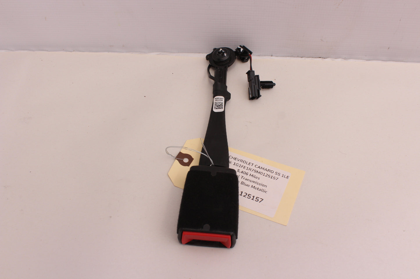 2021 Chevy Camaro SS 1LE Front RH Passenger Seat Buckle 84231153 OEM - Day's Parts Yard
