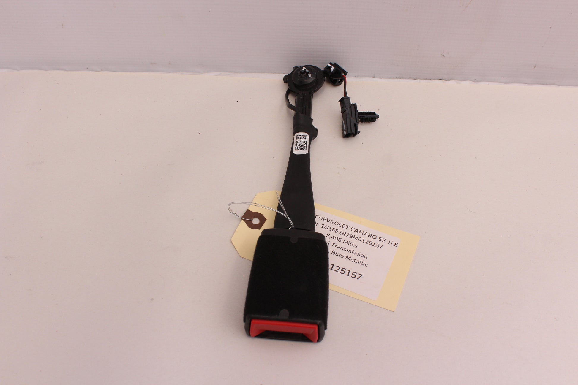 2021 Chevy Camaro SS 1LE Front RH Passenger Seat Buckle 84231153 OEM - Day's Parts Yard