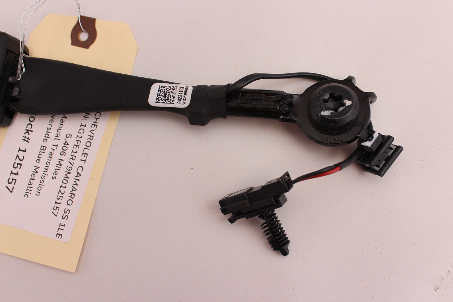 2021 Chevy Camaro SS 1LE Front RH Passenger Seat Buckle 84231153 OEM - Day's Parts Yard