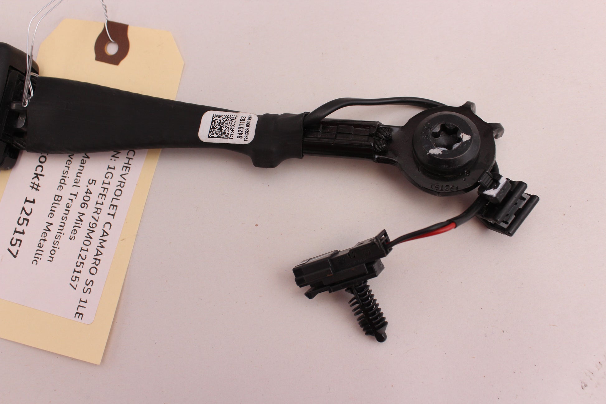 2021 Chevy Camaro SS 1LE Front RH Passenger Seat Buckle 84231153 OEM - Day's Parts Yard