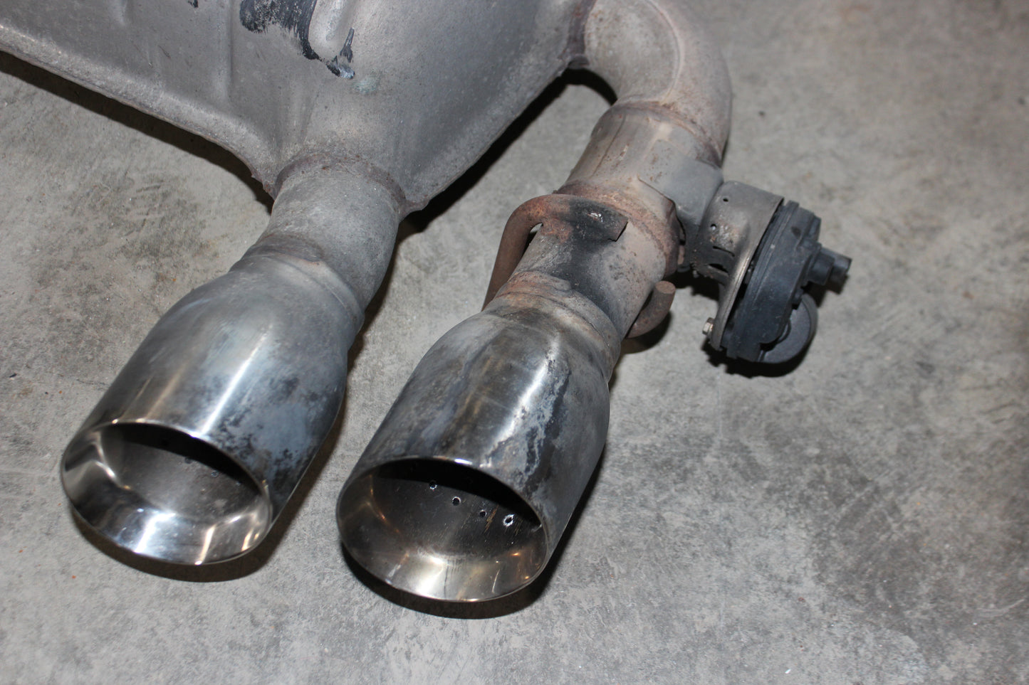 2017 Chevy Camaro SS 1LE Exhaust Muffler NPP Bi Mode Active w/ Valves Actuators OEM - Day's Parts Yard