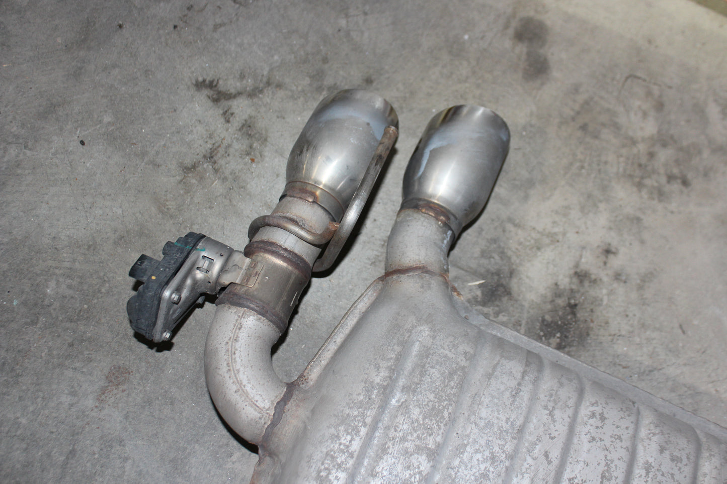 2017 Chevy Camaro SS 1LE Exhaust Muffler NPP Bi Mode Active w/ Valves Actuators OEM - Day's Parts Yard