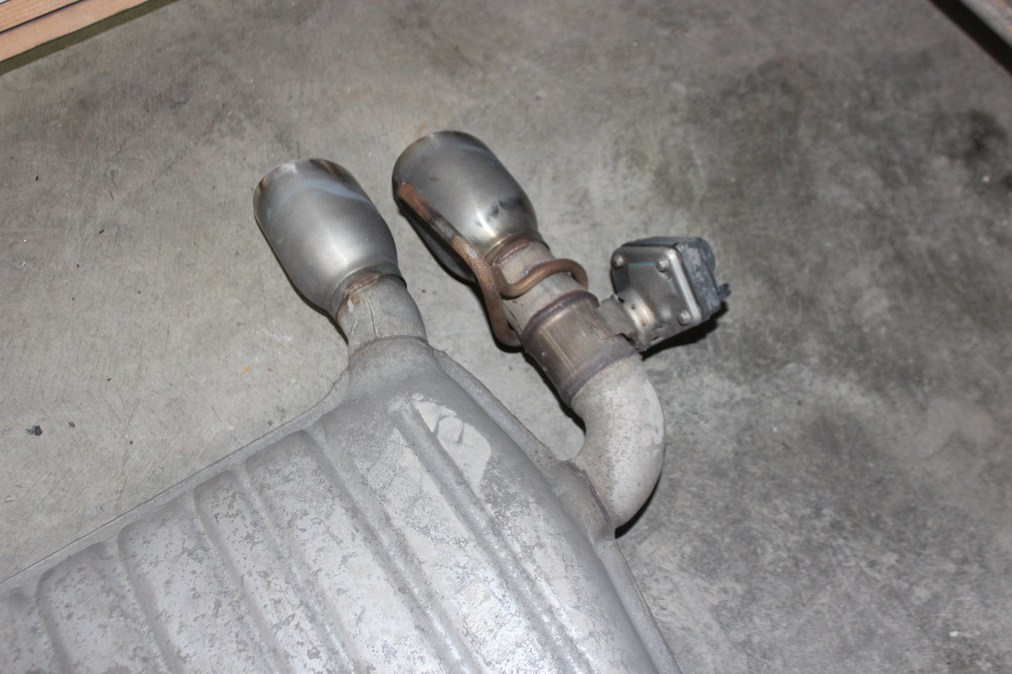2017 Chevy Camaro SS 1LE Exhaust Muffler NPP Bi Mode Active w/ Valves Actuators OEM - Day's Parts Yard