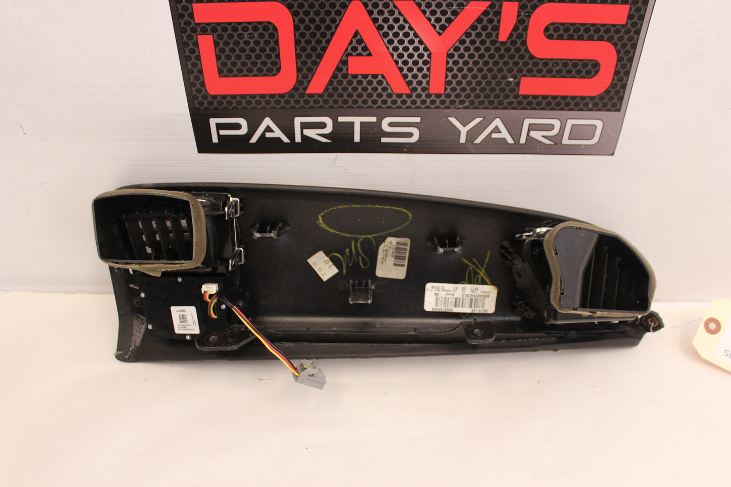 2017 Chevy Corvette Grand Sport 2LT Corvette RH Passenger Dash Trim Heater A/C Control OEM - Day's Parts Yard