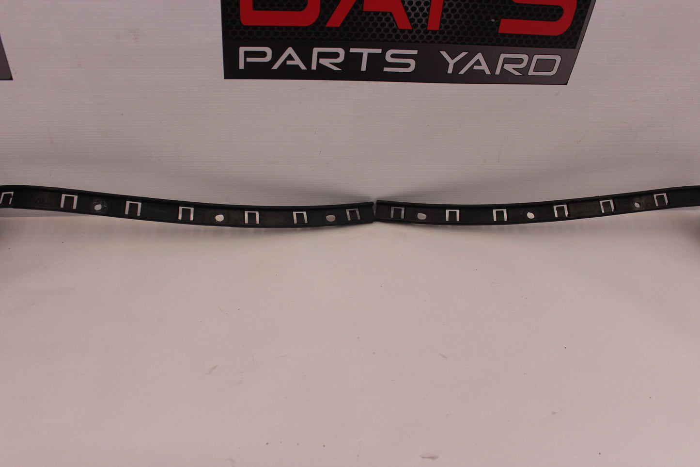 2010 Cadillac CTS-V Sedan Rear Bumper Cover Brackets RH &LH 20904476 20904475 OEM - Day's Parts Yard