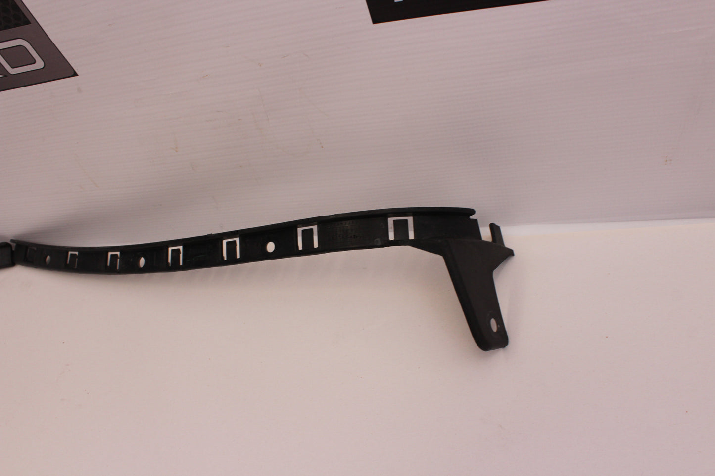 2010 Cadillac CTS-V Sedan Rear Bumper Cover Brackets RH &LH 20904476 20904475 OEM - Day's Parts Yard